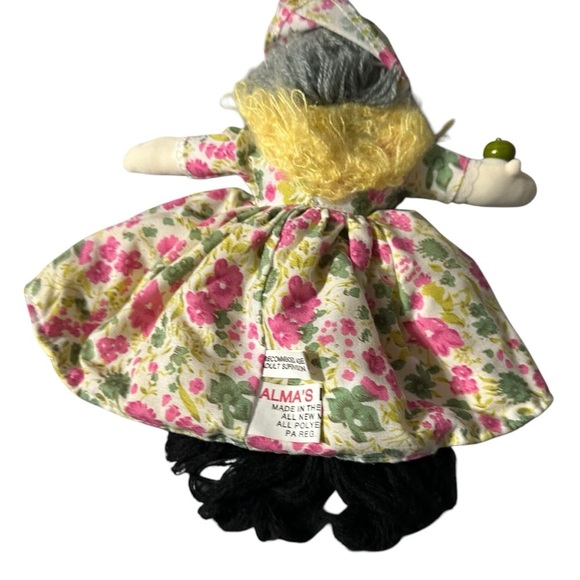 Almas Designs Snow White Dwarfs /Witch Flip Doll Comes With 5 Plush Dwarfs - Picture 6 of 9